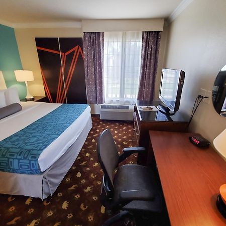Howard Johnson By Wyndham Pasadena Zewnętrze zdjęcie